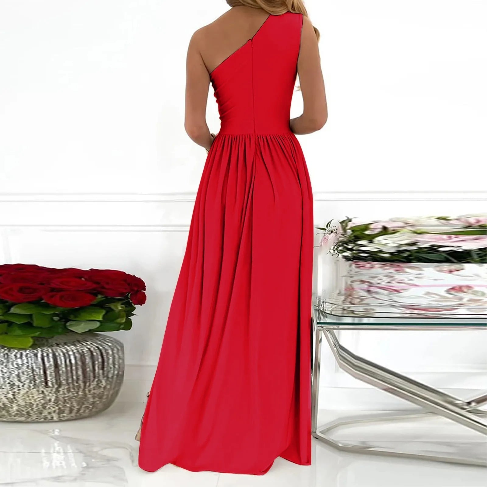 Tirza – One-Shoulder Jurk Met Elegante Split En Vloeiende Stof