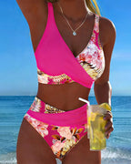 Bikini met contrasterende bloemenprint en split