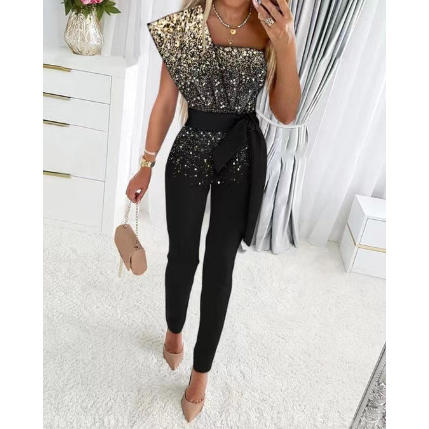 Leona - Stijlvolle Jumpsuit Met Tailleband En Diepe V-Hals