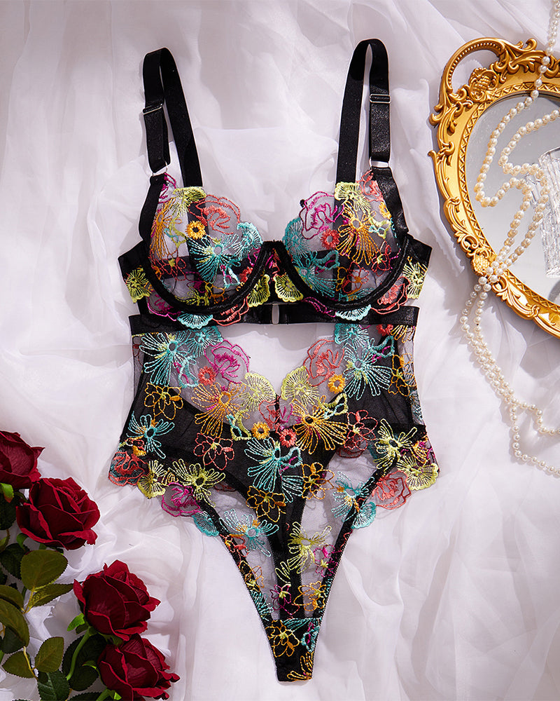 Monica™ | Elegante Lingerieset met Mesh & Bloemenborduurwerk