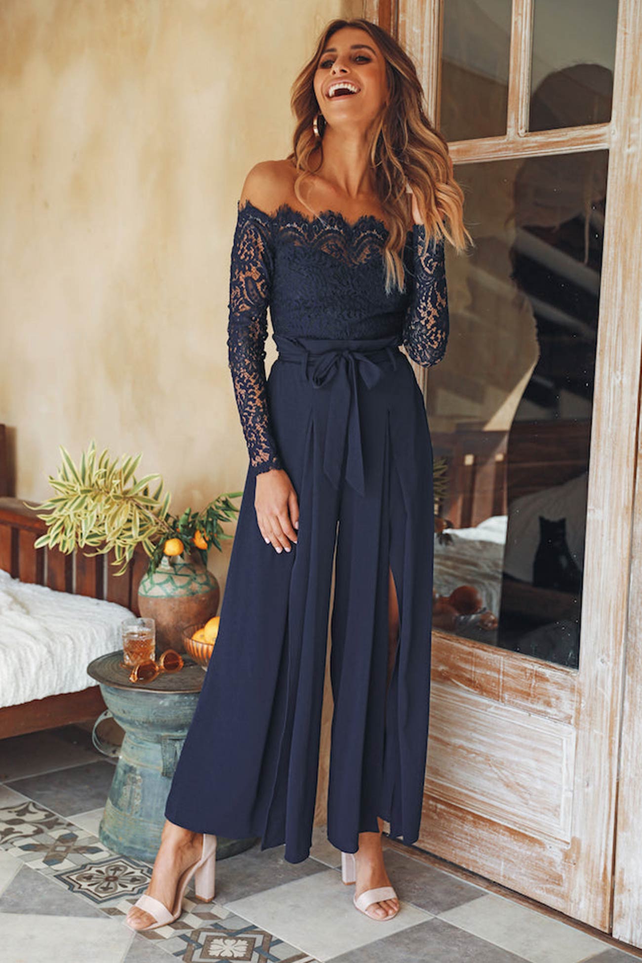 Velavie - Off Shoulder Jumpsuit Met Kant En Hoge Split