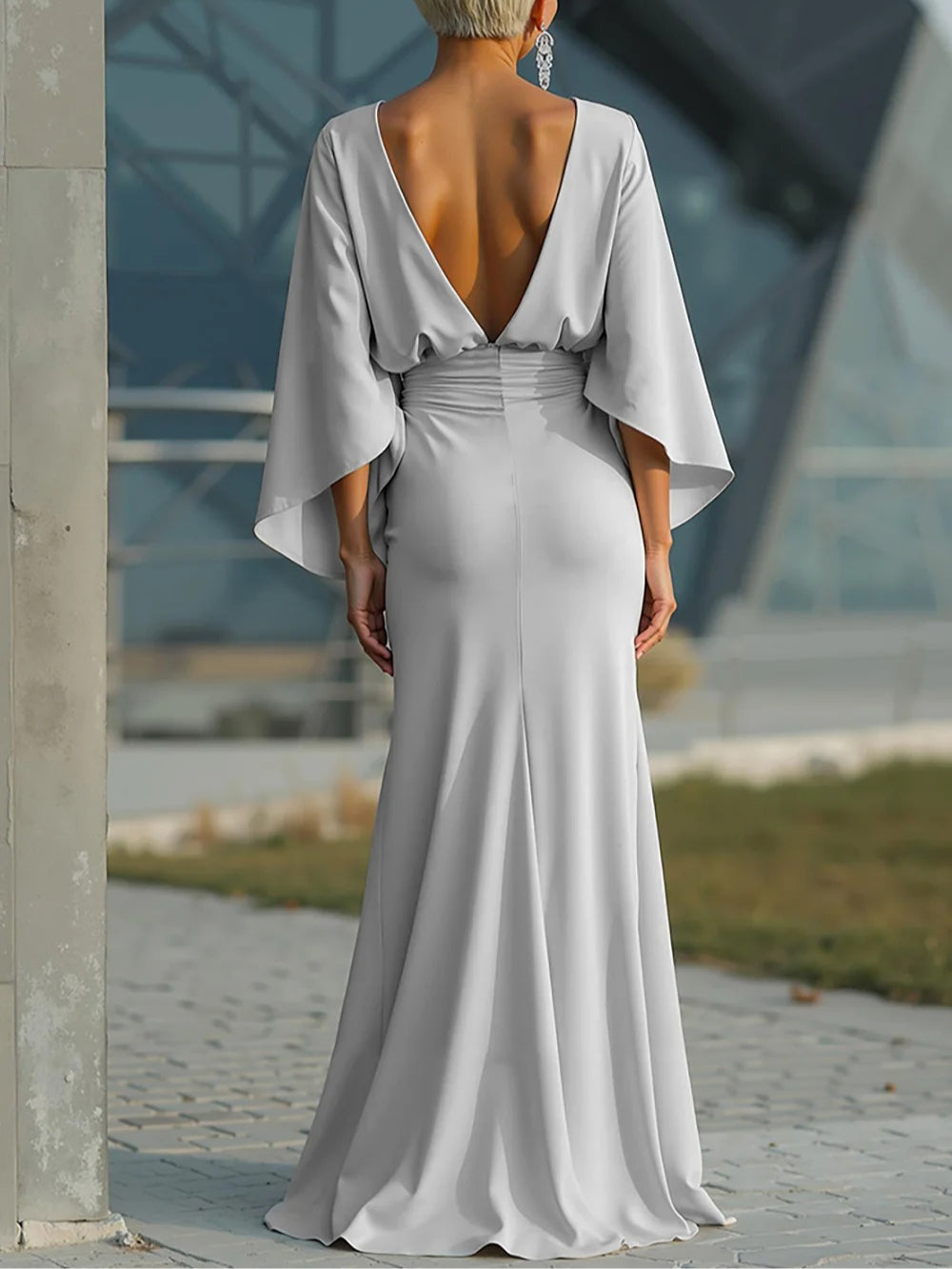 Clara | Elegante V-hals rugloze mouwloze jurk