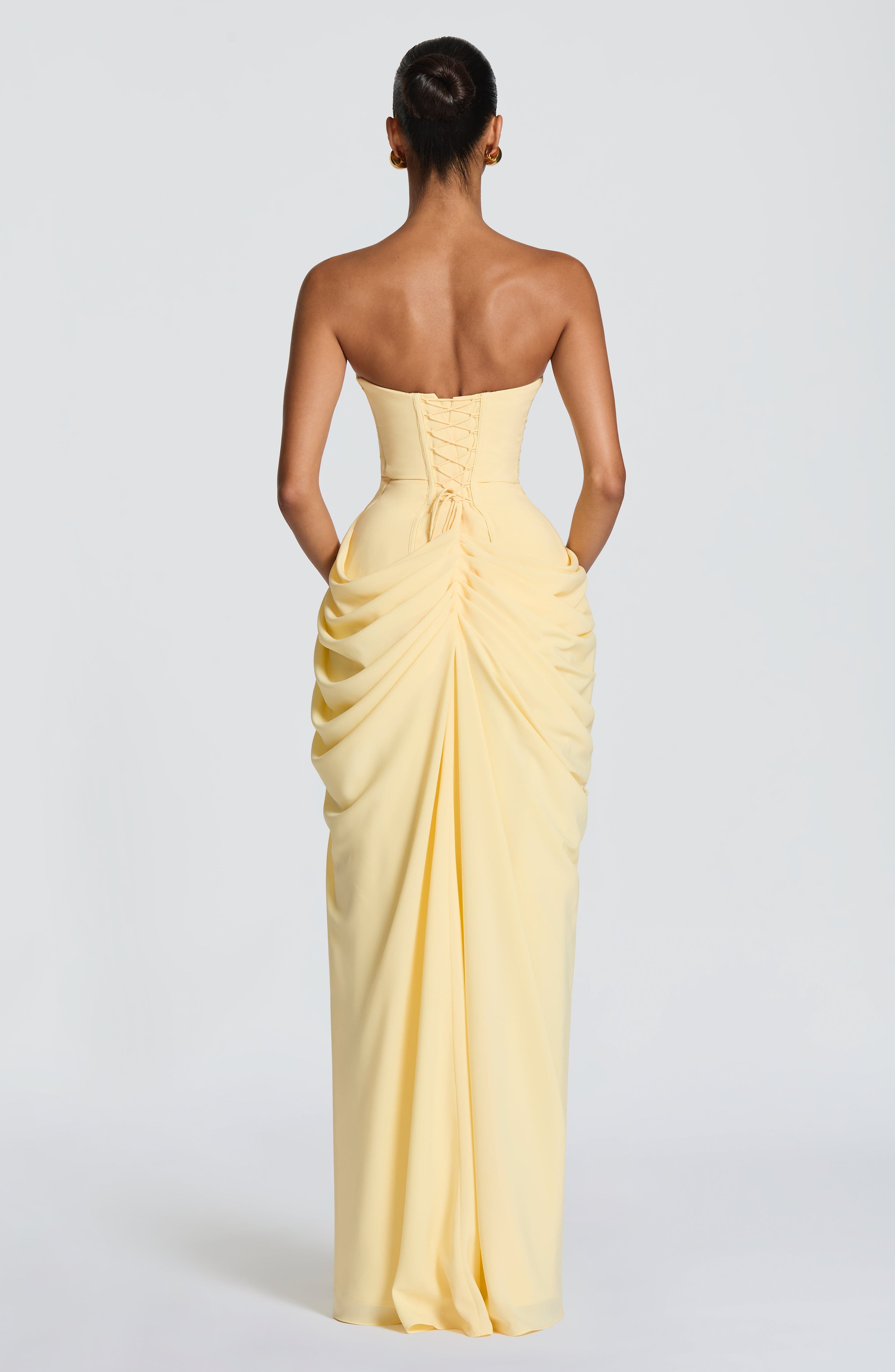 Jurk Lola™  | Sculpturale elegantie die je figuur definieert